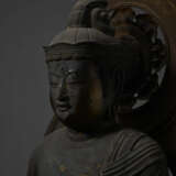 AN IMPORTANT WOOD SCULPTURE OF DAINICHI NYORAI (MAHAVAIROCANA) - Foto 14