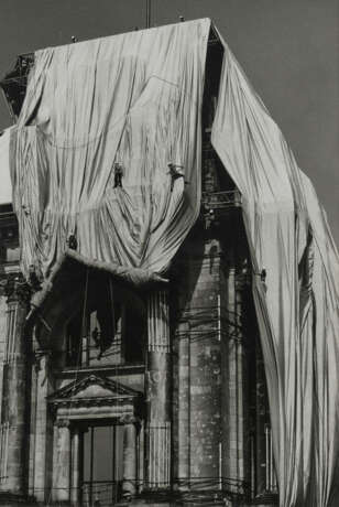 Barbara Klemm. Christo. Verhüllter Reichstag Berlin - photo 1