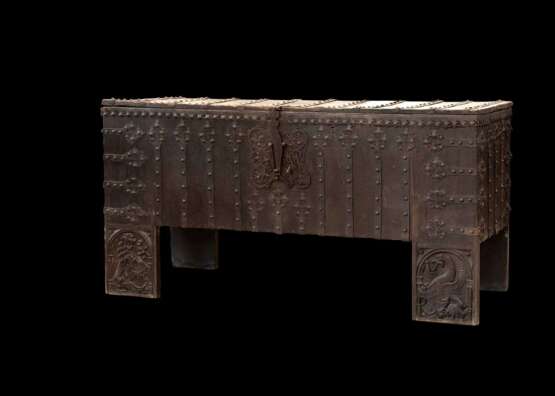 Spätgotische Frontstollentruhe, norddeutsch um 1500. - photo 1