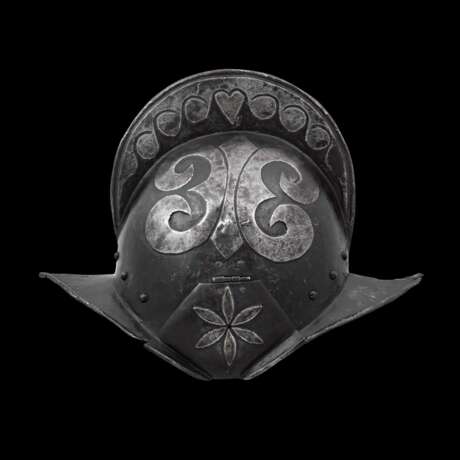 Schwarz-weiße Morion-Sturmhaube, norddeutsch Braunschweig um 1580. - photo 1