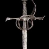 Eisengeschnittenes Rapier, deutsch um 1600-1620. - photo 2