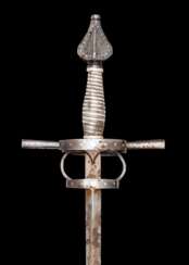 Zwillingsrapier mit gebläutem und versilbertem Gefäß.