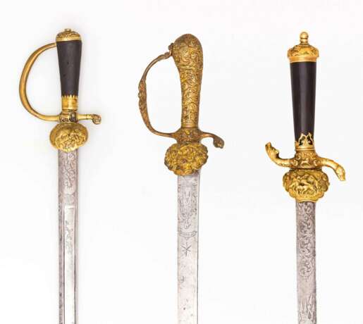 Zwei Hirschfänger und eine Jagdplaute, deutsch 18./19. Jahrhundert. - photo 1