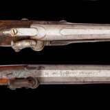 Perkussions-Pistole von Nowotny in Wien um 1840, und eine zweite Pistole. - photo 2