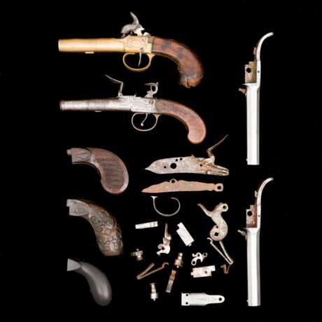 Konvolut von Terzerolen und Pistolenteilen 18./19. Jahrhundert. - photo 4