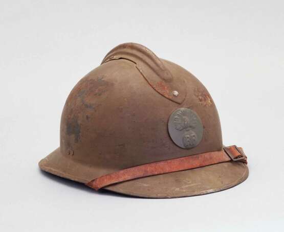 Frankreich, Stahlhelm M 26 Zweiter Weltkrieg mit Emblem. - photo 2