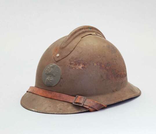 Frankreich, Stahlhelm M 26 Zweiter Weltkrieg mit Emblem. - photo 3