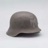 Italien, Stahlhelm M 42 mit zwei Abzeichen des RSI. - photo 4