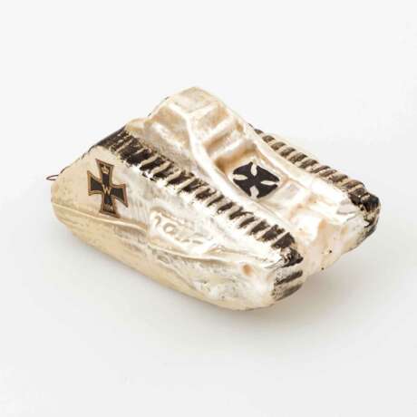 Weltkrieg, Christbaumschmuck in Form eines Panzer. - фото 2