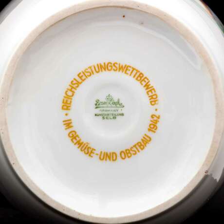 Ehrenpreis im Reichsleistungswettbewerb von 1942 - Vase der Kunstabteilung von Selb Rosenthal. - Foto 4