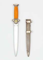DRK, Dolch M 38 für Führer mit Scheide.