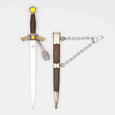 Luftwaffe, Fliegerdolch M 35 mit Scheide, Portepee und Kette. - photo 3
