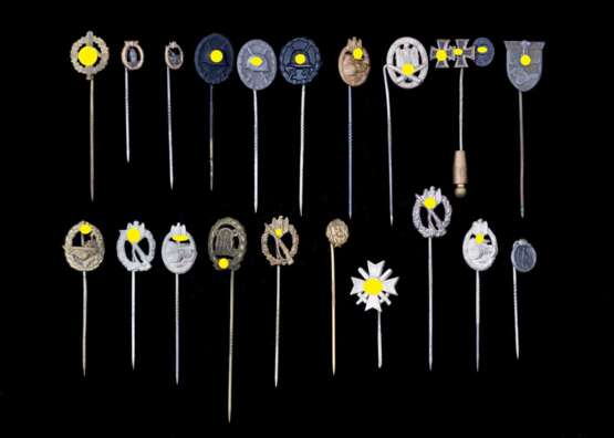 Konvolut von 20 Miniaturen von Auszeichnungen. - фото 2