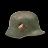 Heer, Stahlhelm M 17 mit beiden Abzeichen. - Foto 4