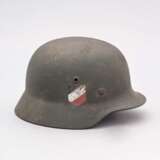 Heer, Stahlhelm M 35 mit beiden Abzeichen. - фото 2