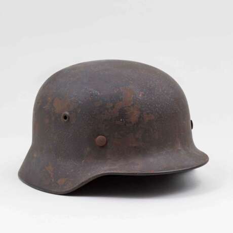 Heer, Stahlhelm M 40 mit einem Abzeichen Sauerland. - photo 2