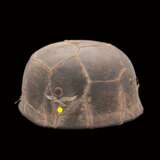 Luftwaffe, Stahlhelm M 38 Fallschirmjägertruppe mit Abzeichen und Drahtnetz. - Foto 1