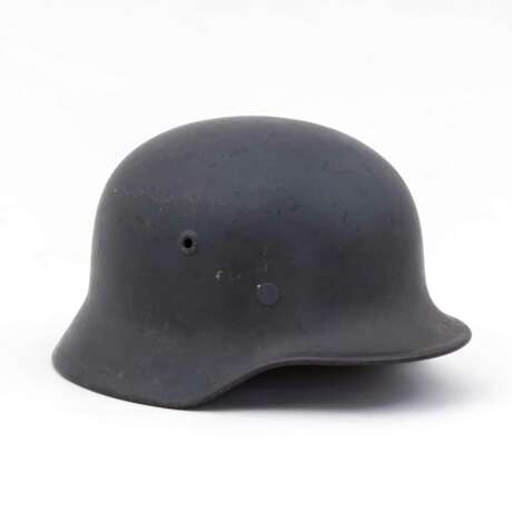 Luftwaffe, Stahlhelm M 40 mit zwei Abzeichen. - photo 4