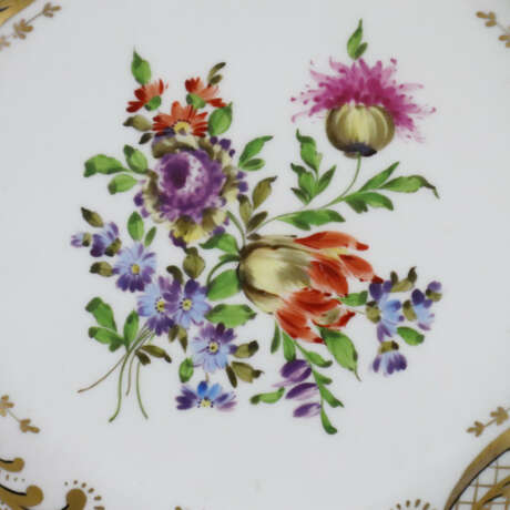 Zierteller mit Capodimonte-Reliefdekor - Neapelmar… - photo 2