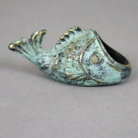 Zwei Fischfiguren als Aschenbecher - Bronze, dunke… - photo 3