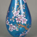 Kleine Yuhuchun-Vase aus Peking-Glas mit Emailmale… - Foto 3