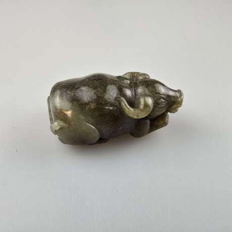 Jade-Figur „Wasserbüffel“ - China, zweifarbige Nep… - photo 2