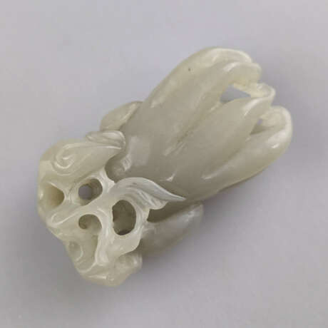 Feine Jadeschnitzerei/Toggle in Form einer Buddha-… - photo 1