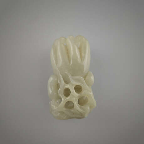 Feine Jadeschnitzerei/Toggle in Form einer Buddha-… - photo 3