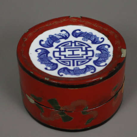 Lackdose mit Glücksymbolik - China, runde Form mit… - photo 1