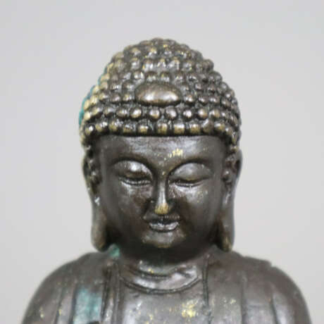Figur des Buddha Amitabha - China, Metallguss dunk… - photo 2