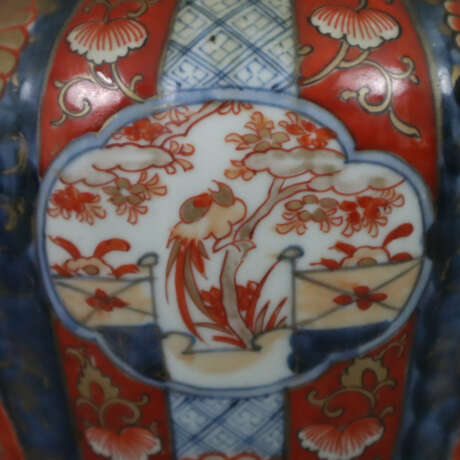 Imari Deckelvase - Japan, hochbauchige Balustervas… - Foto 4