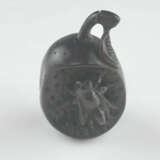 Katabori-Netsuke "Wespe auf Frucht" - Japan, 1.Häl… - photo 1