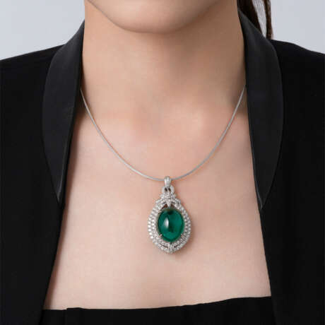 EMERALD AND DIAMOND PENDANT - Foto 3