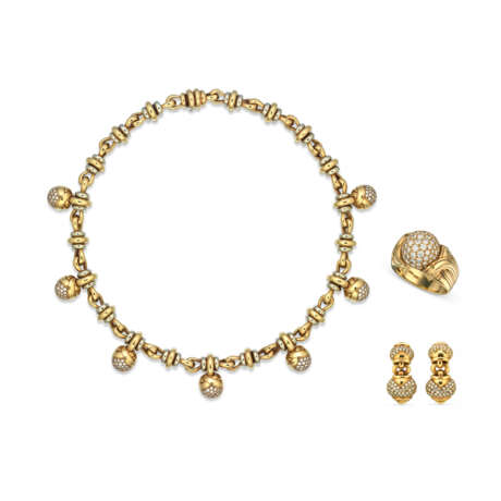 BULGARI GOLD AND DIAMOND SUITE OF JEWELLERY - photo 1