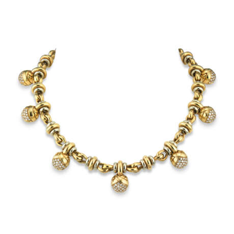 BULGARI GOLD AND DIAMOND SUITE OF JEWELLERY - photo 4