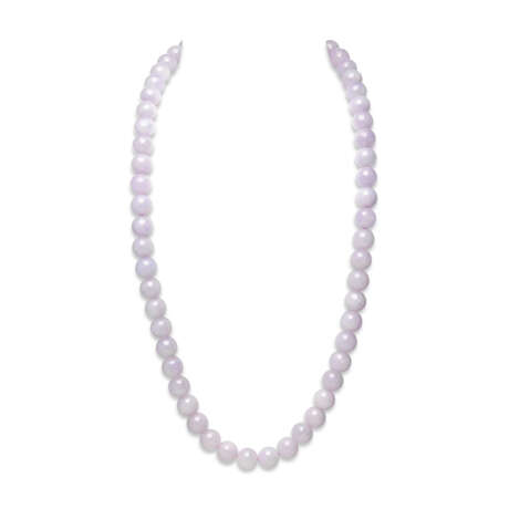 NO RESERVE – A LAVENDER JADEITE BEAD NECKLACE - фото 3
