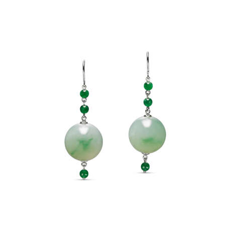 NO RESERVE - JADEITE BEAD AND DIAMOND NECKLACE AND EARRINGS SET - photo 6