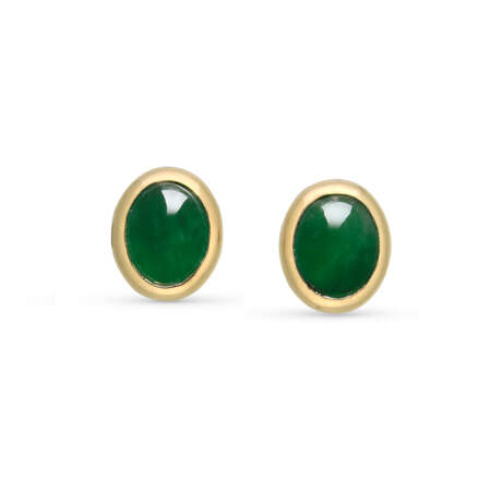 NO RESERVE - DIAMOND RING; TOGETHER WITH JADEITE AND DIAMOND EARRINGS AND RING SET - photo 6