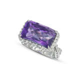 NO RESERVE - AMETHYST AND DIAMOND RING; TOGETHER WITH A GOLD NECKCHAIN - Foto 2