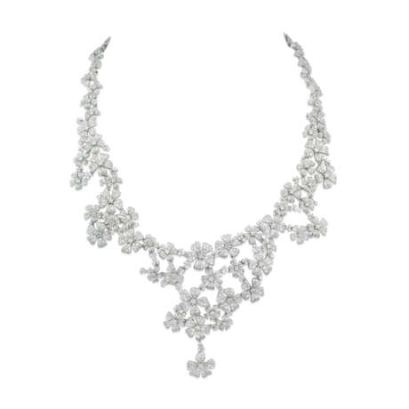 NO RESERVE – DIAMOND NECKLACE AND EARRING SET - photo 4