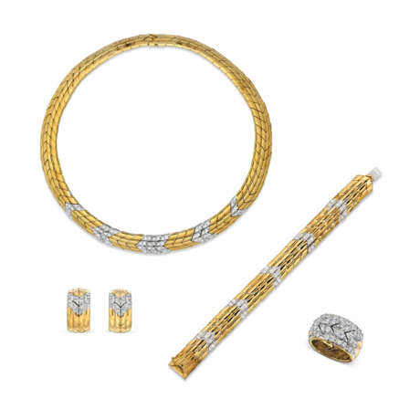 NO RESERVE – SUITE OF DIAMOND AND GOLD JEWELLERY - photo 1
