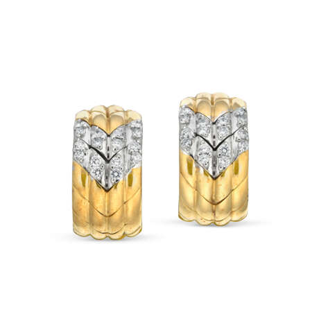 NO RESERVE – SUITE OF DIAMOND AND GOLD JEWELLERY - photo 8