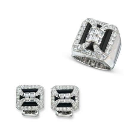 NO RESERVE – SET OF DIAMOND AND ONYX RING AND CUFFLINK - photo 1