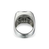NO RESERVE – SET OF DIAMOND AND ONYX RING AND CUFFLINK - photo 3