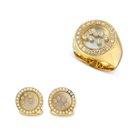 NO RESERVE – SET OF DIAMOND AND MOTHER-OF-PEARL RING AND CUFFLINK - photo 1