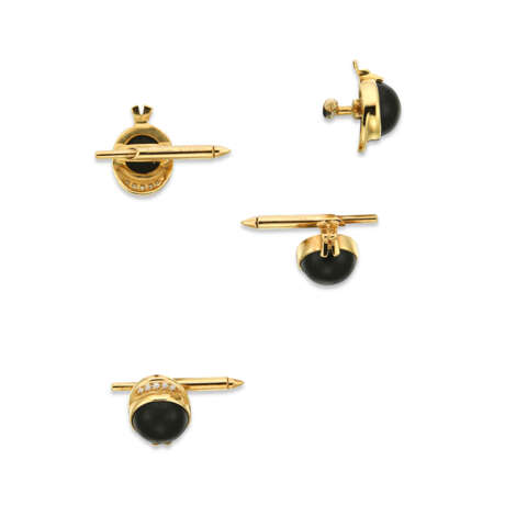 NO RESERVE – PIAGET ONYX AND DIAMOND DRESS SET - photo 5