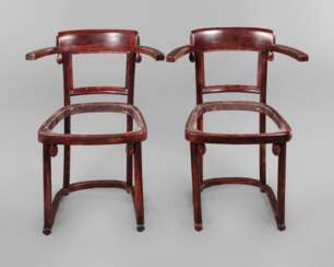 Zwei Stühle Bugholz