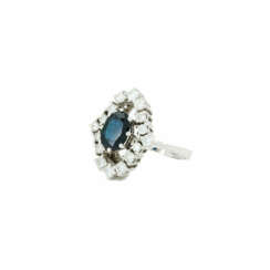 SAPPHIRE-DIAMOND-RING