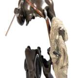 Bronze-Figur "Jason mit dem Goldenen Vlies", Nachguß, bezeichnet "B. Thorvaldsen", z.T. braun patiniert, Wiener Gießerplakette "AB mit Amphore", auf quadratischer schwarzer Steinplinthe, Ges… - photo 1