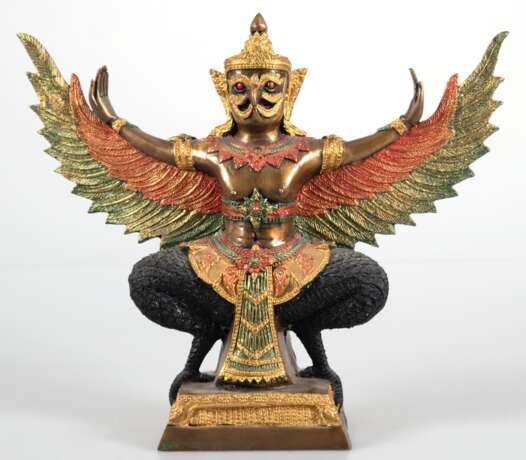 Bronze-Figur "Garuda-Statue", polychrom gefaßt bzw. dunkel patiniert, H. 33,5 cm - Foto 1